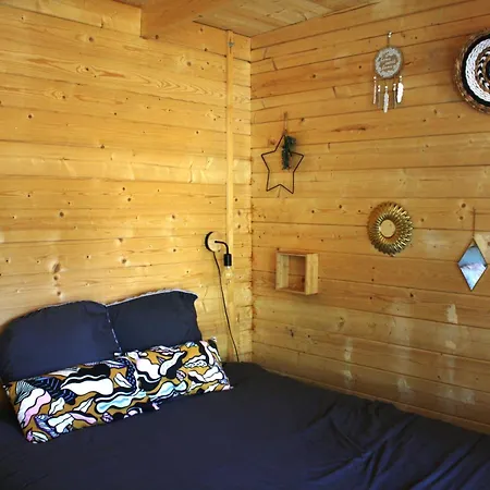 1 En Bois Avec Acces Piscine Chalet Nîmes