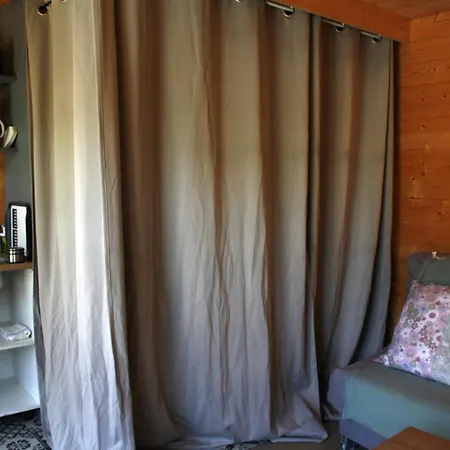 1 En Bois Avec Acces Piscine Chalet Nîmes